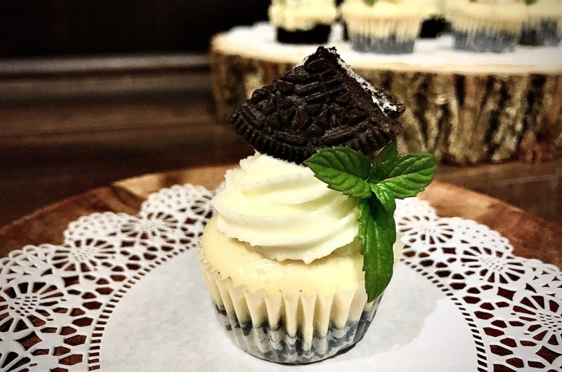 Eggless baked Oreo mini cheesecake